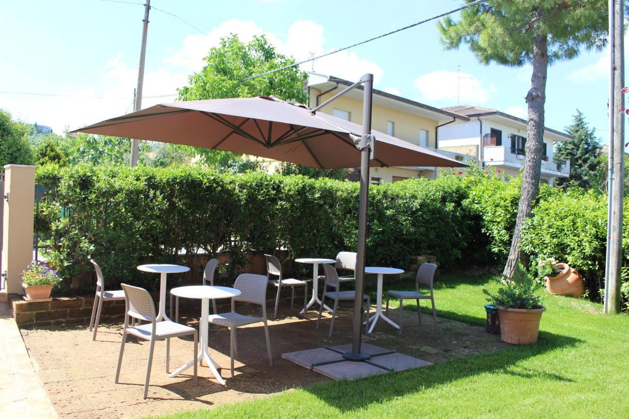Ellebi B&B Montone  Екстериор снимка